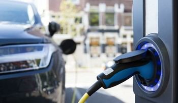 Caen un 4,3% las ventas de vehículos electrificados en octubre