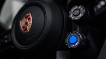 Porsche presenta E-Shift: una nueva experiencia de conducción para el Taycan