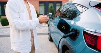 Las ventas de vehículos electrificados aumentan un 39% en el primer semestre