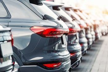 Aumento en las matriculaciones de coches y todoterrenos en julio de 2026