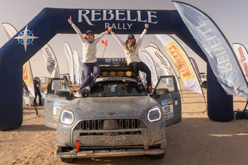 MINI logra un podio y dos premios en su debut en el Rebelle Rally
