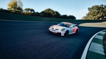 Porsche lanza el 911 Challenge, un coche de carreras accesible para clientes