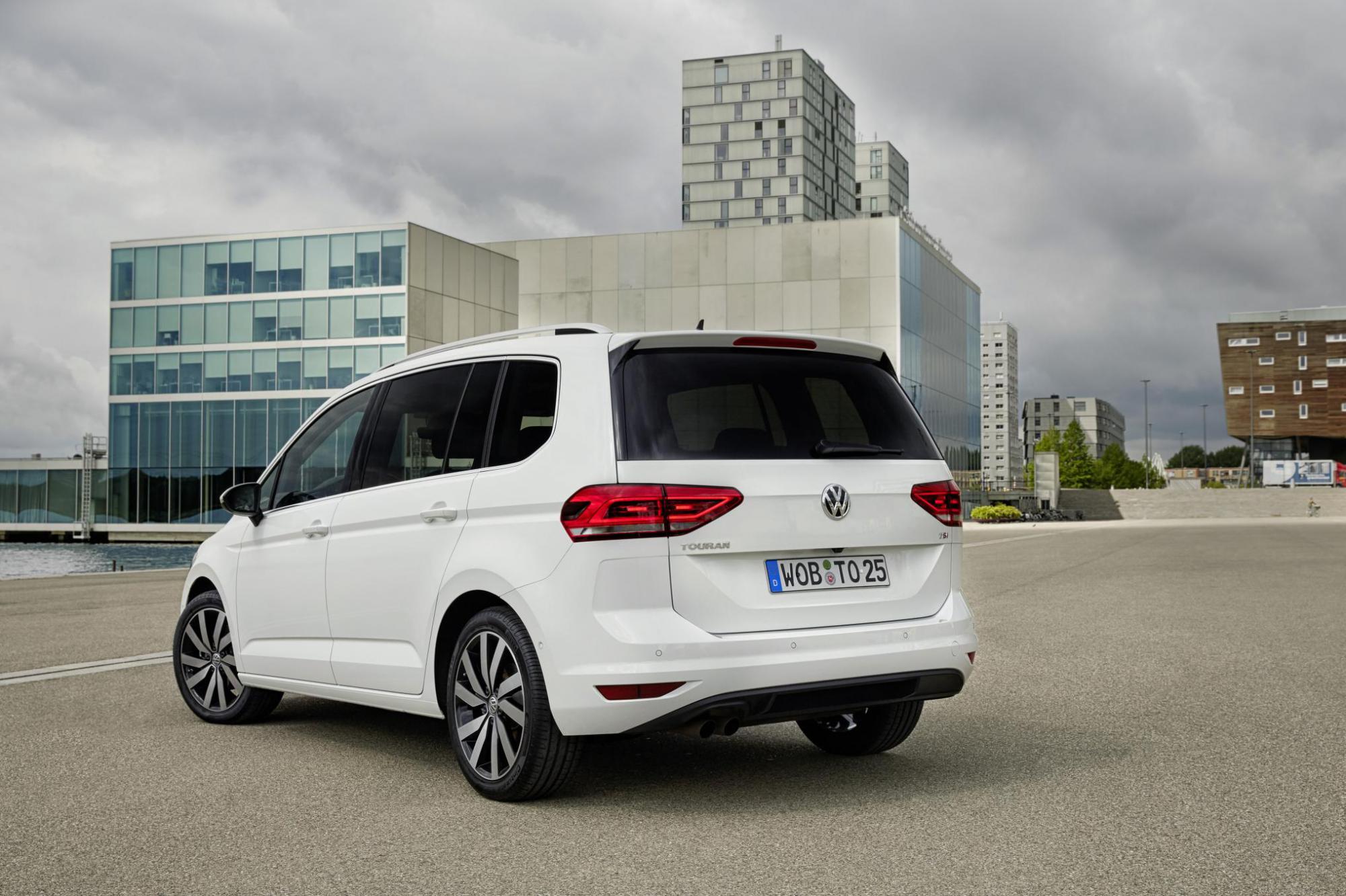 El nuevo Volkswagen Touran añade Android Auto y Apple CarPlay