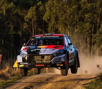 Pepe López pierde la victoria por un pinchazo en el Rally Princesa de Asturias