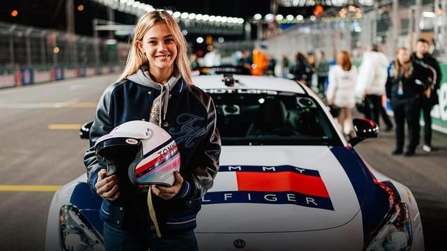 Alba Hurup Larsen se une como piloto de la F1 ACADEMY 2025 con Tommy Hilfiger